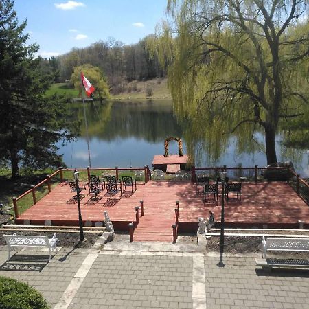 Lakeside Private Suite-Queen Bed Room Tottenham Екстериор снимка