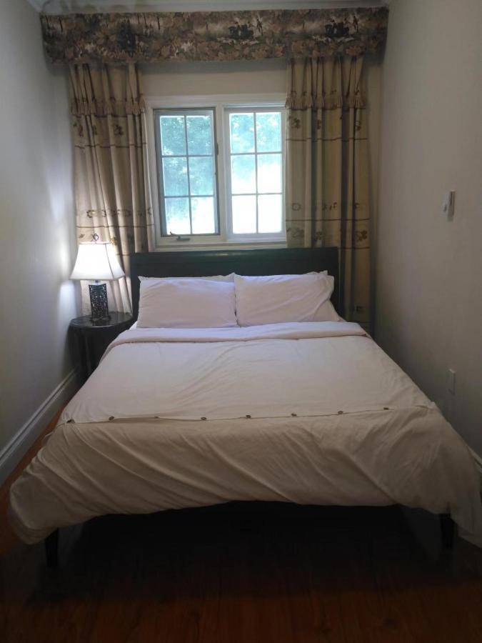 Lakeside Private Suite-Queen Bed Room Tottenham Екстериор снимка