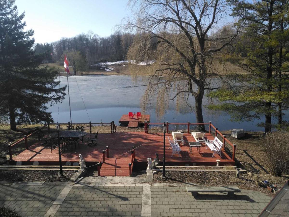 Lakeside Private Suite-Queen Bed Room Tottenham Екстериор снимка