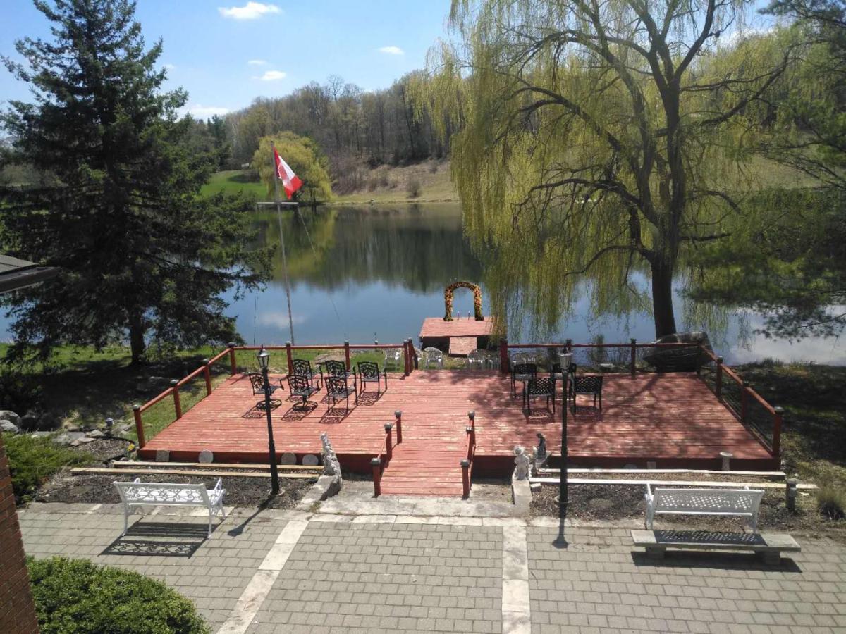 Lakeside Private Suite-Queen Bed Room Tottenham Екстериор снимка