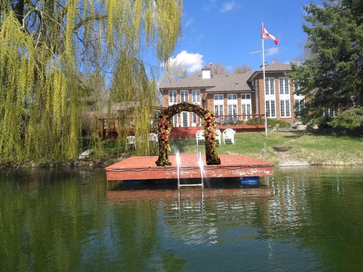 Lakeside Private Suite-Queen Bed Room Tottenham Екстериор снимка